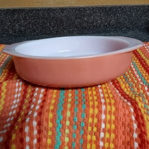 Pink Pyrex round baker